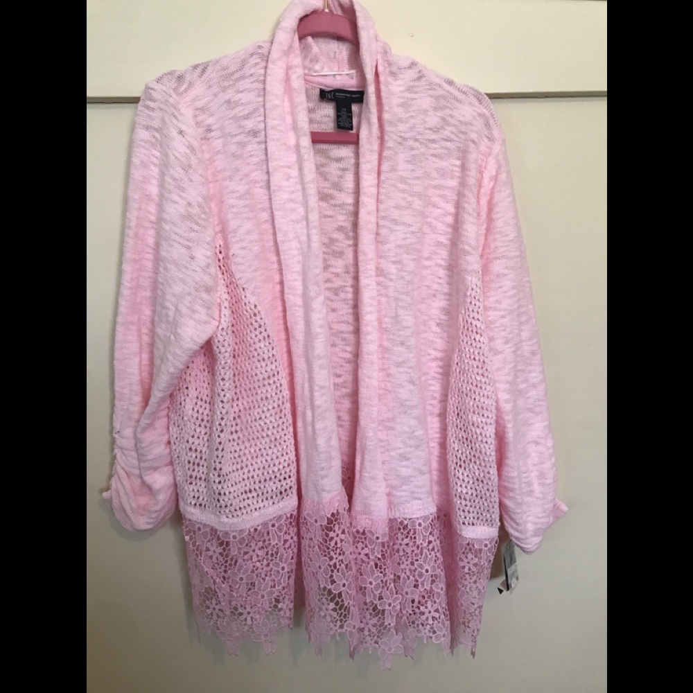 NWT!! 🌸💕 Pretty in Pink Sweater🌸🌺